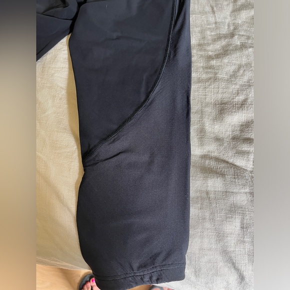 Lululemon crop Capri -size 8 - Picture 5 of 8
